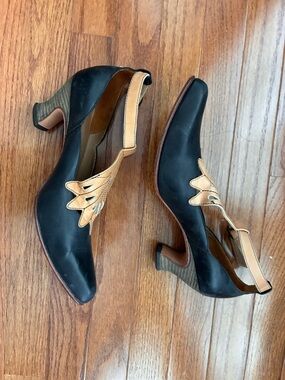 John Fluevog / Women's Black and Tan Leather Slingback Heels / 9.5